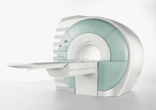 最新型　超伝導型MRI